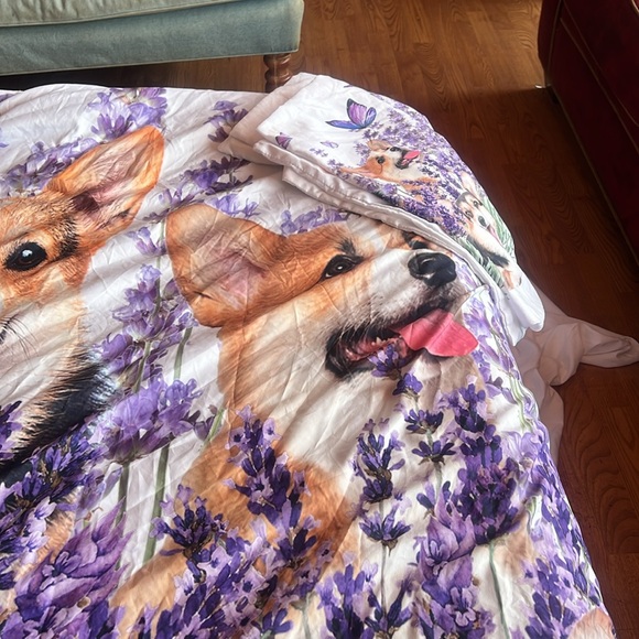 Corgis in lilacs duvet cover and 2 pillow shams - Picture 4 of 6